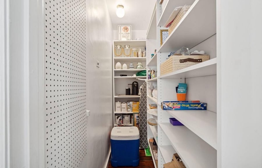 Walk-in Pantry