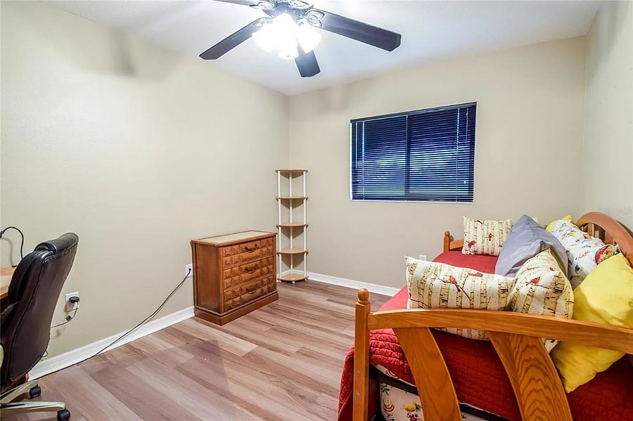 Guest Bedroom 2 w/Truddle Bed / Office Desk and Monitor