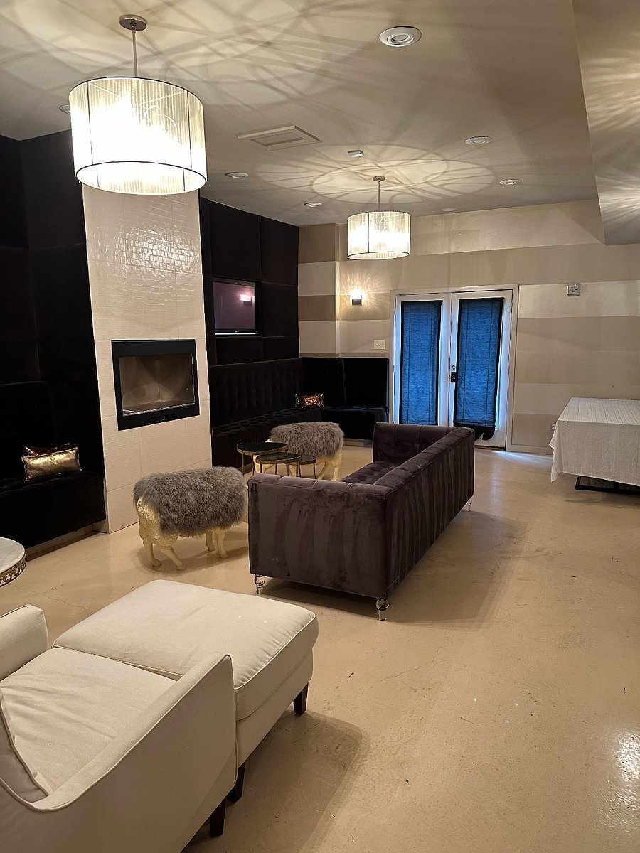 Living room area 