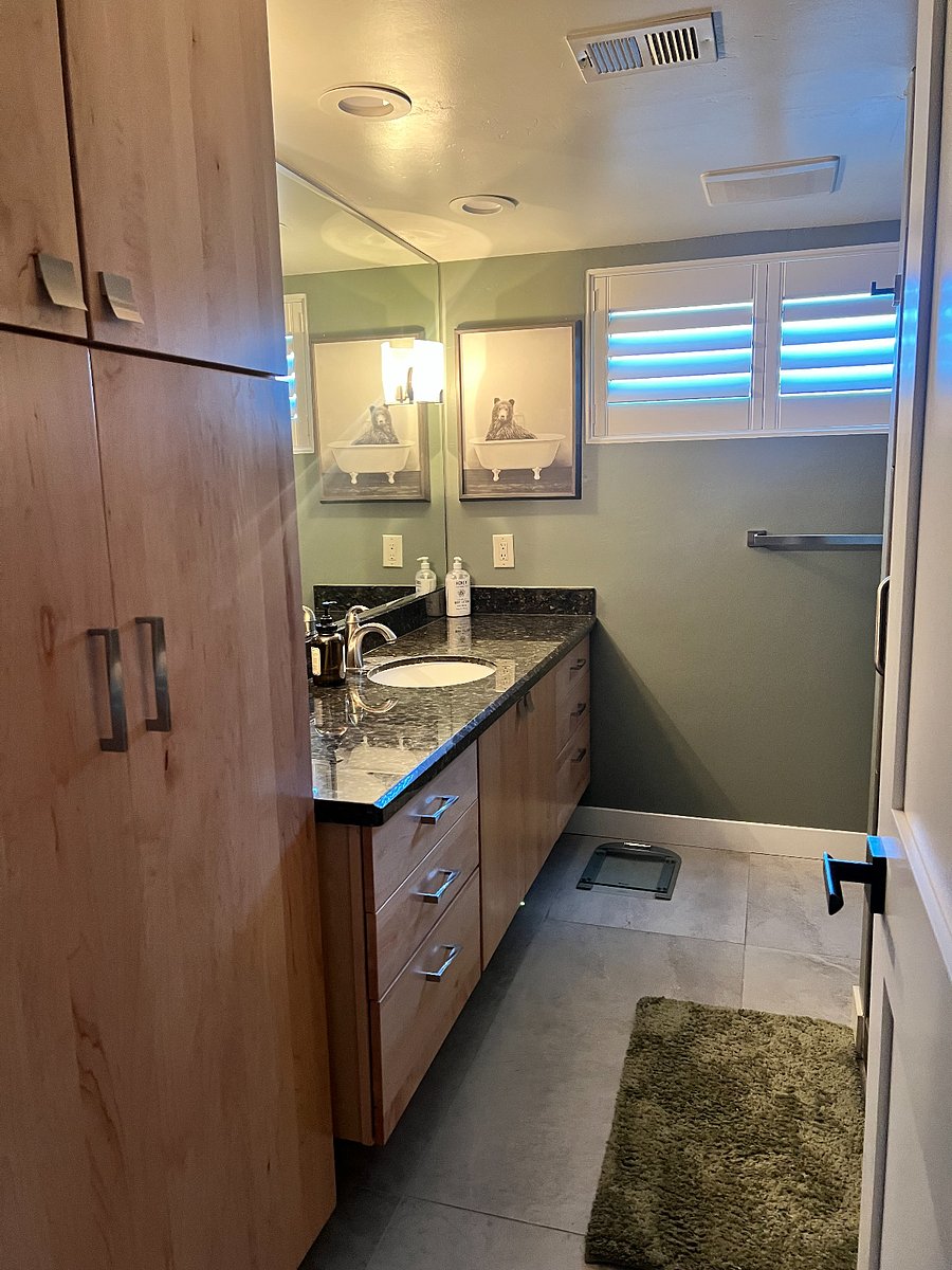 2nd bathroom