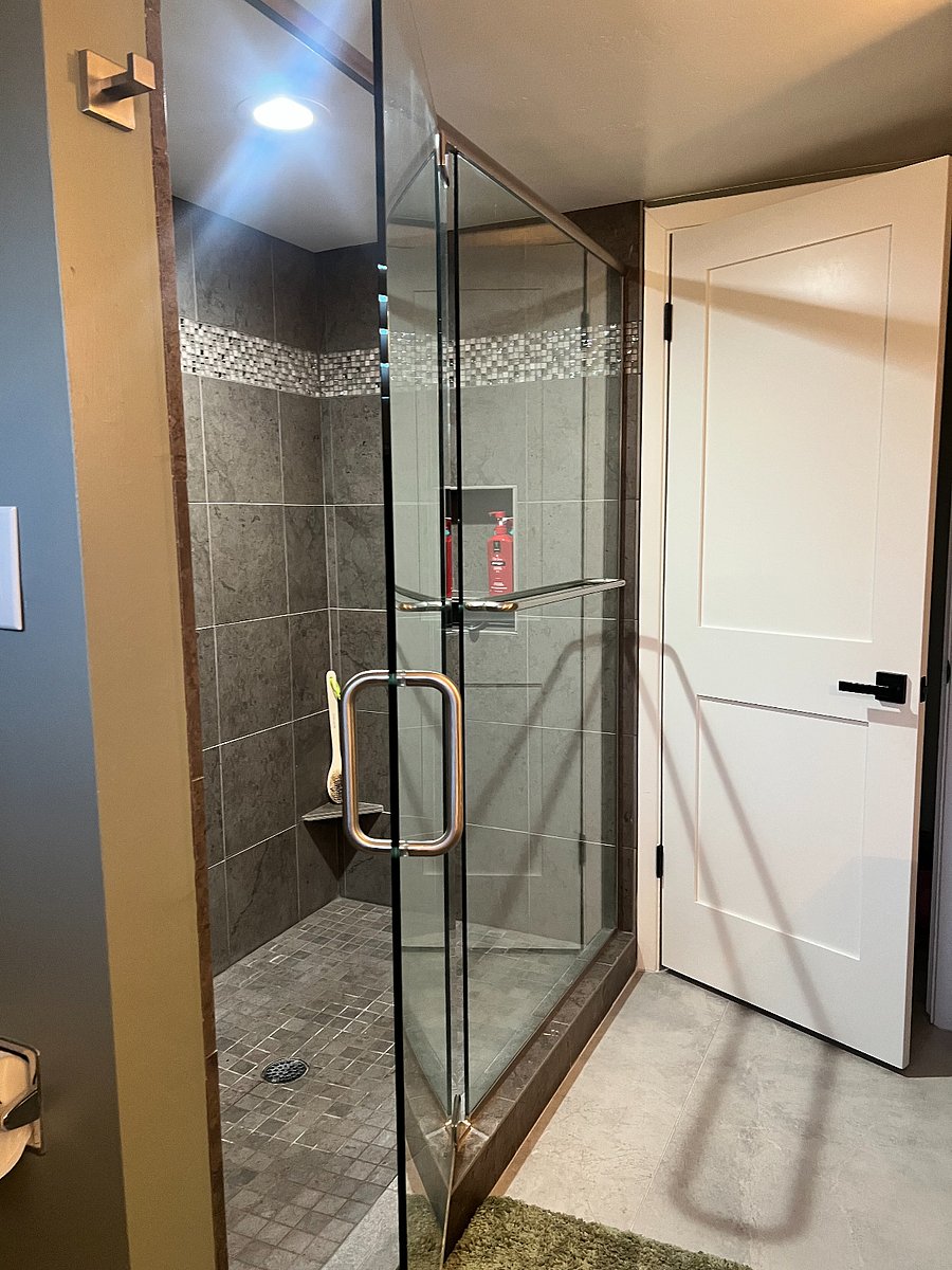 2nd bathroom shower