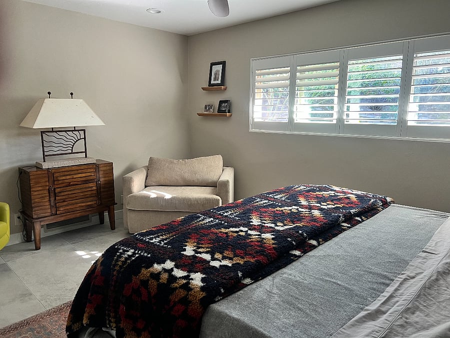 2nd bedroom sitting area