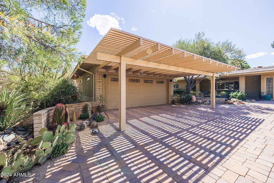 Detached Garage with lattice overhang