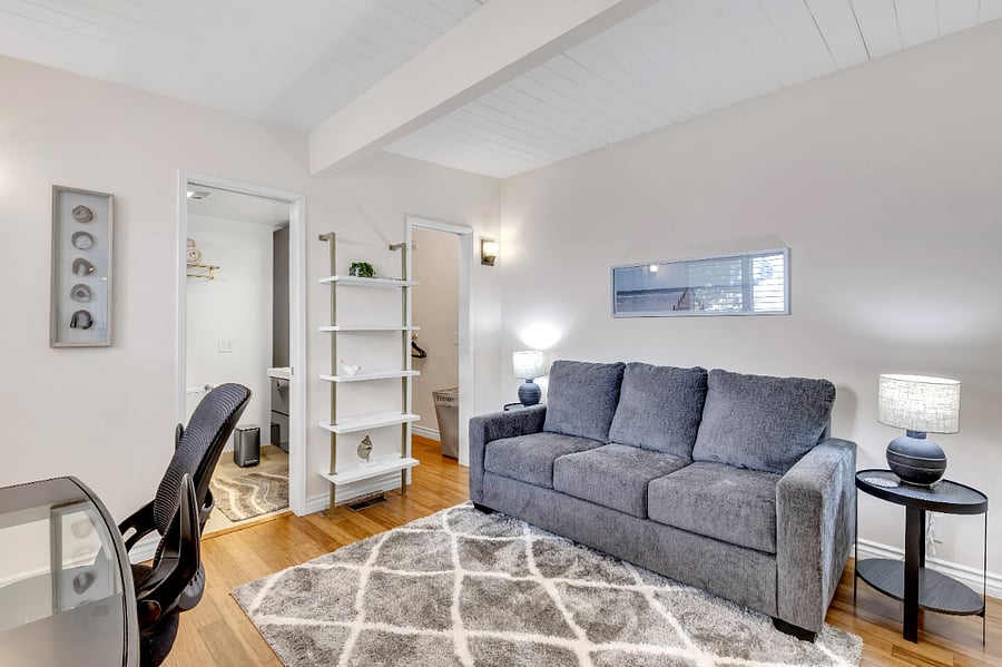Office with ensuite bathroom and pullout sofa