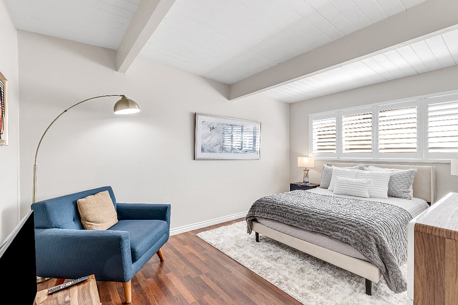 Queen bedroom