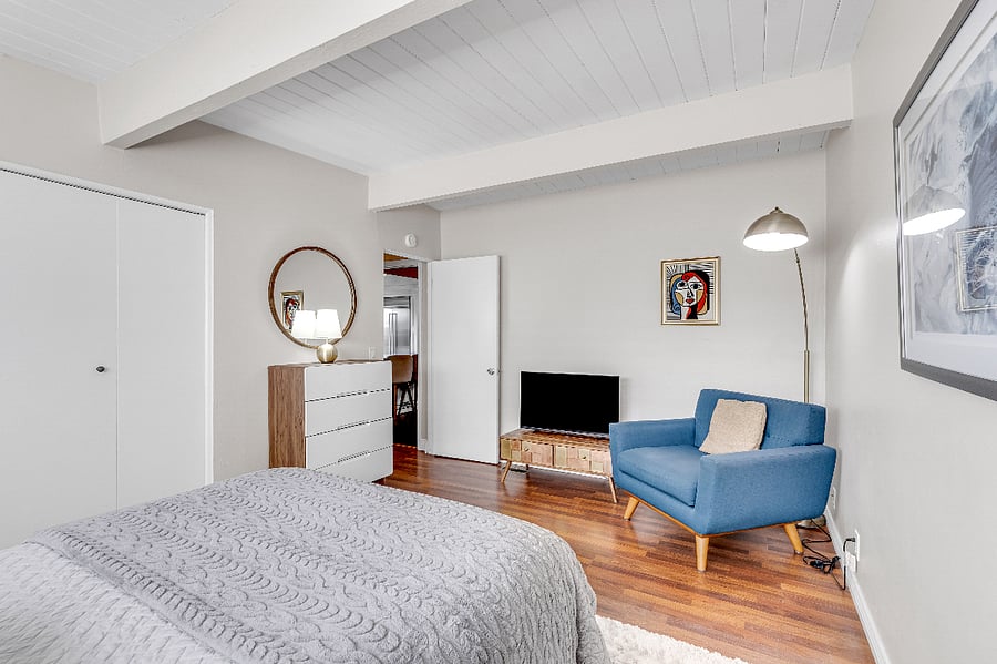 Queen bedroom