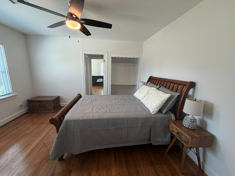 2nd bedroom with full bed