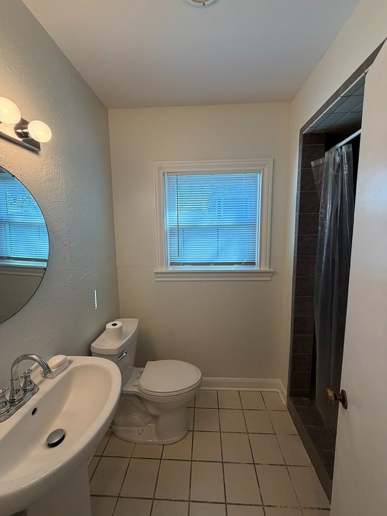 2nd bathroom between bedroom 2 and 3