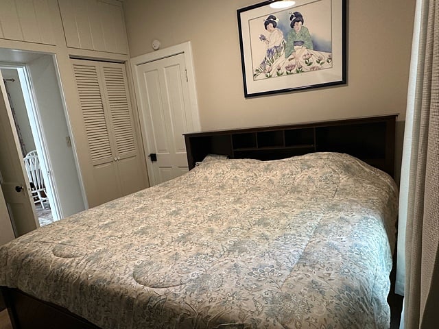 Bedroom 3 w/attached bath - Main Floor
