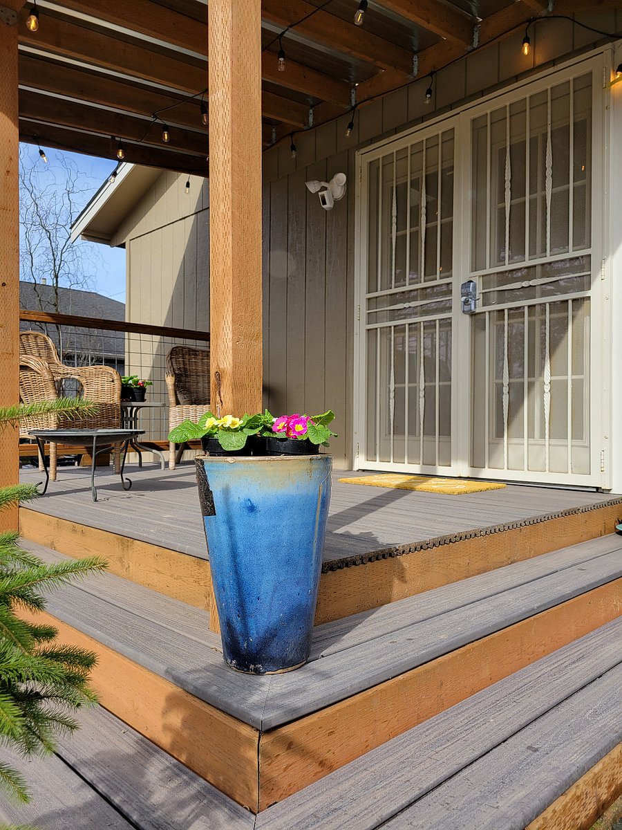 Separate private entry with its own covered deck