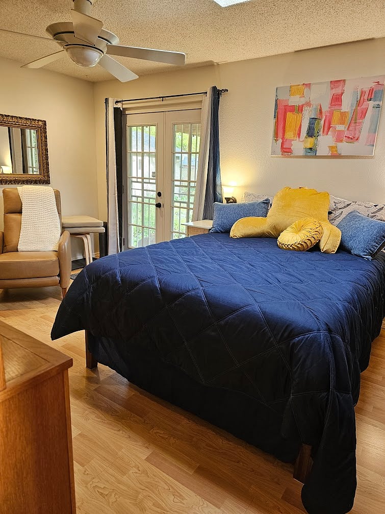Comfortable & supportive new queen bed