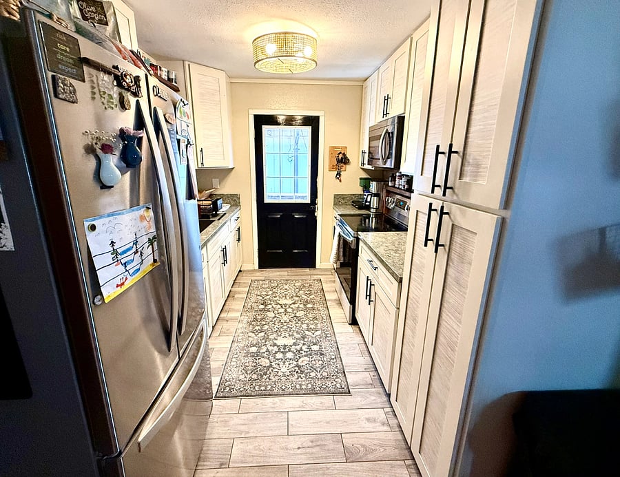 Kitchen - fully stocked and includes a coffee pot, Keurig, stove, oven, air fryer, pressure cooker, rice cooker, pots & pans, etc. 