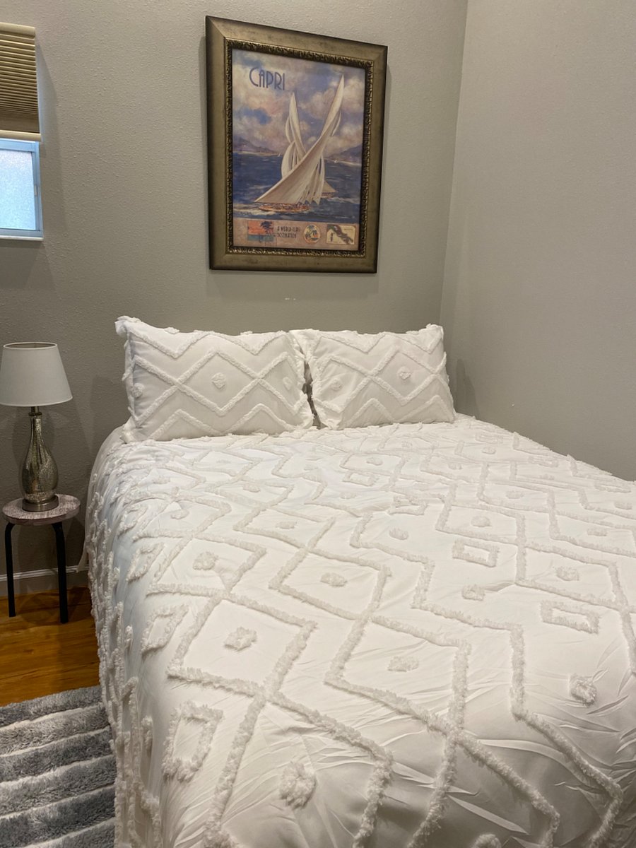 Very comfy Queen Bed