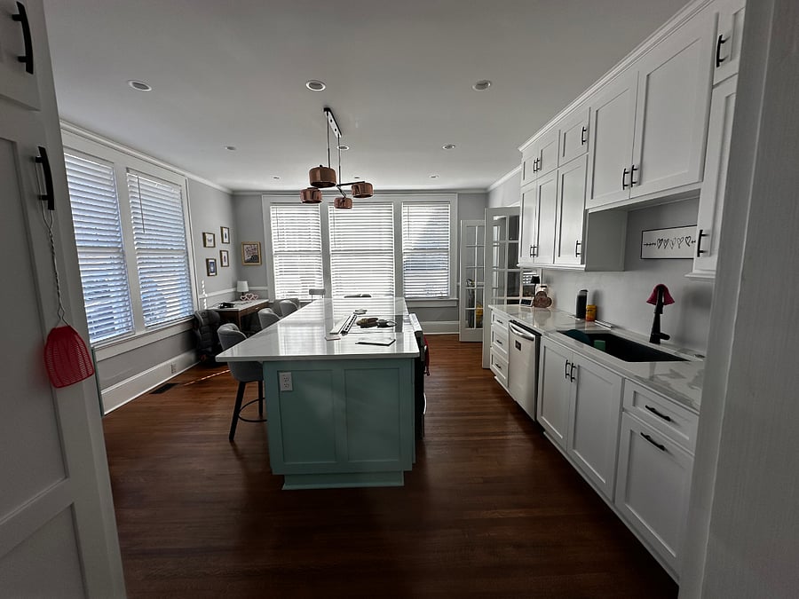 kitchen (door to driveway is in here)