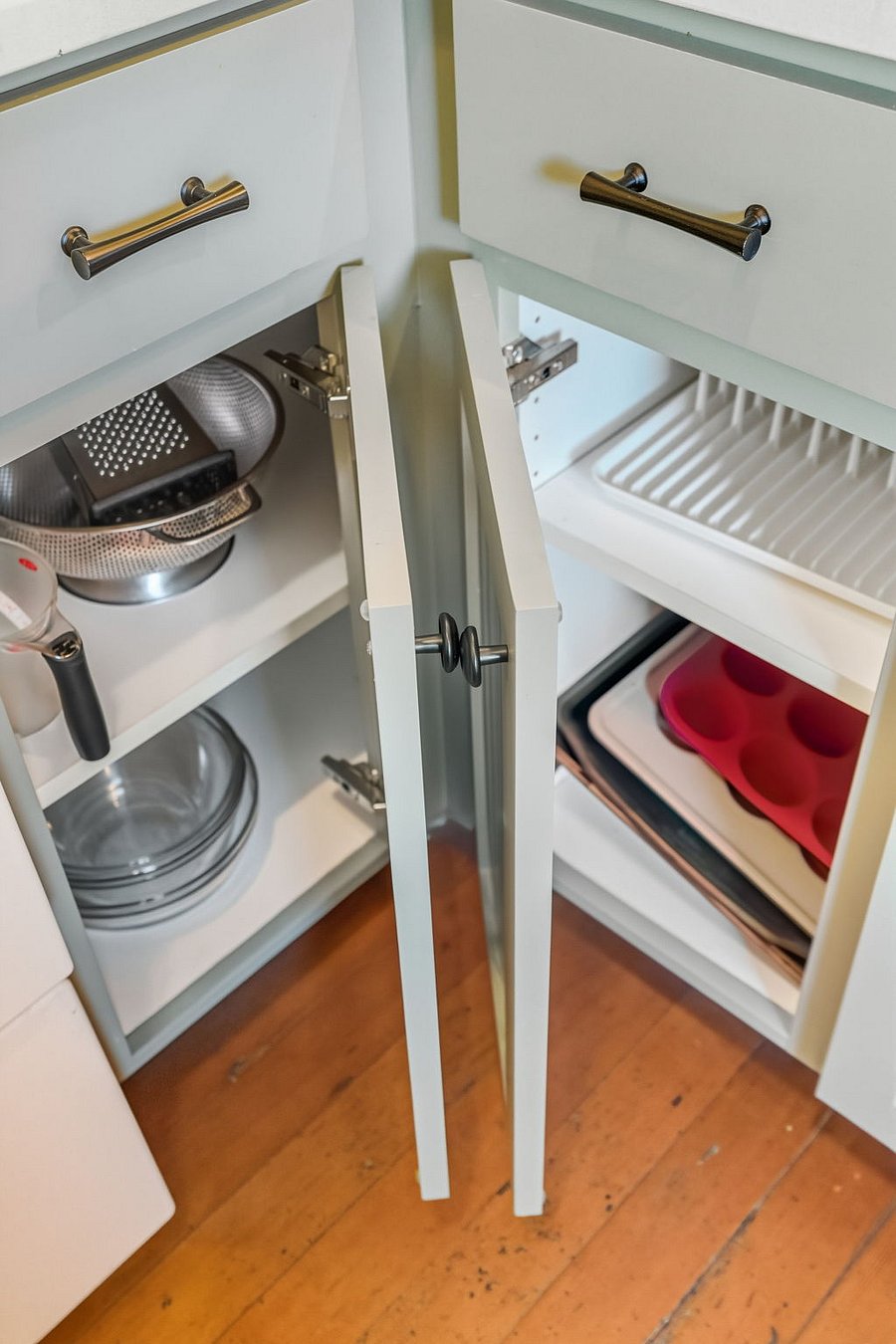 Well-equipped for cooking and baking, with quality pots, pans, and everything you need if inspiration strikes.