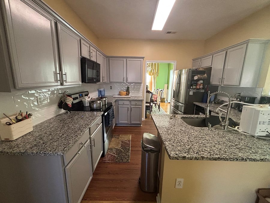 Shared Space: Full Kitchen