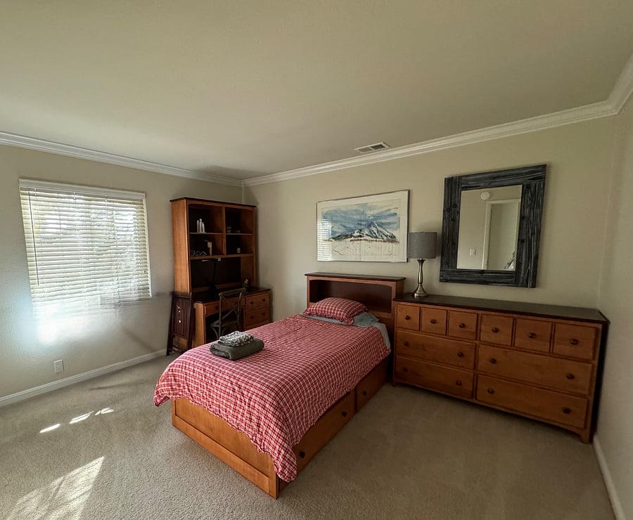 Bedroom twin bed