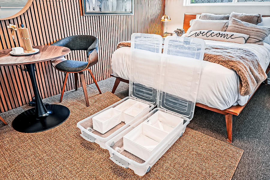 Although the room is small and cozy, it maximizes functionality with a spacious closet and convenient storage areas underneath the bed. This thoughtful design ensures you have ample space to organize your belongings, making your stay comfortable and clutter-free.