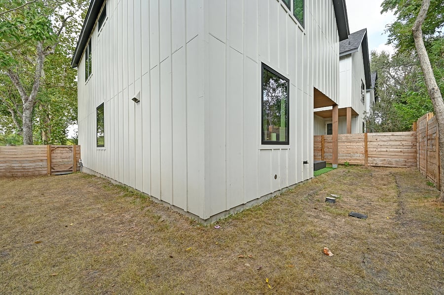 Outdoor area with covered patio 11' 4" x 7' 6"