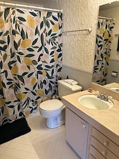 Shared Bathroom with tub