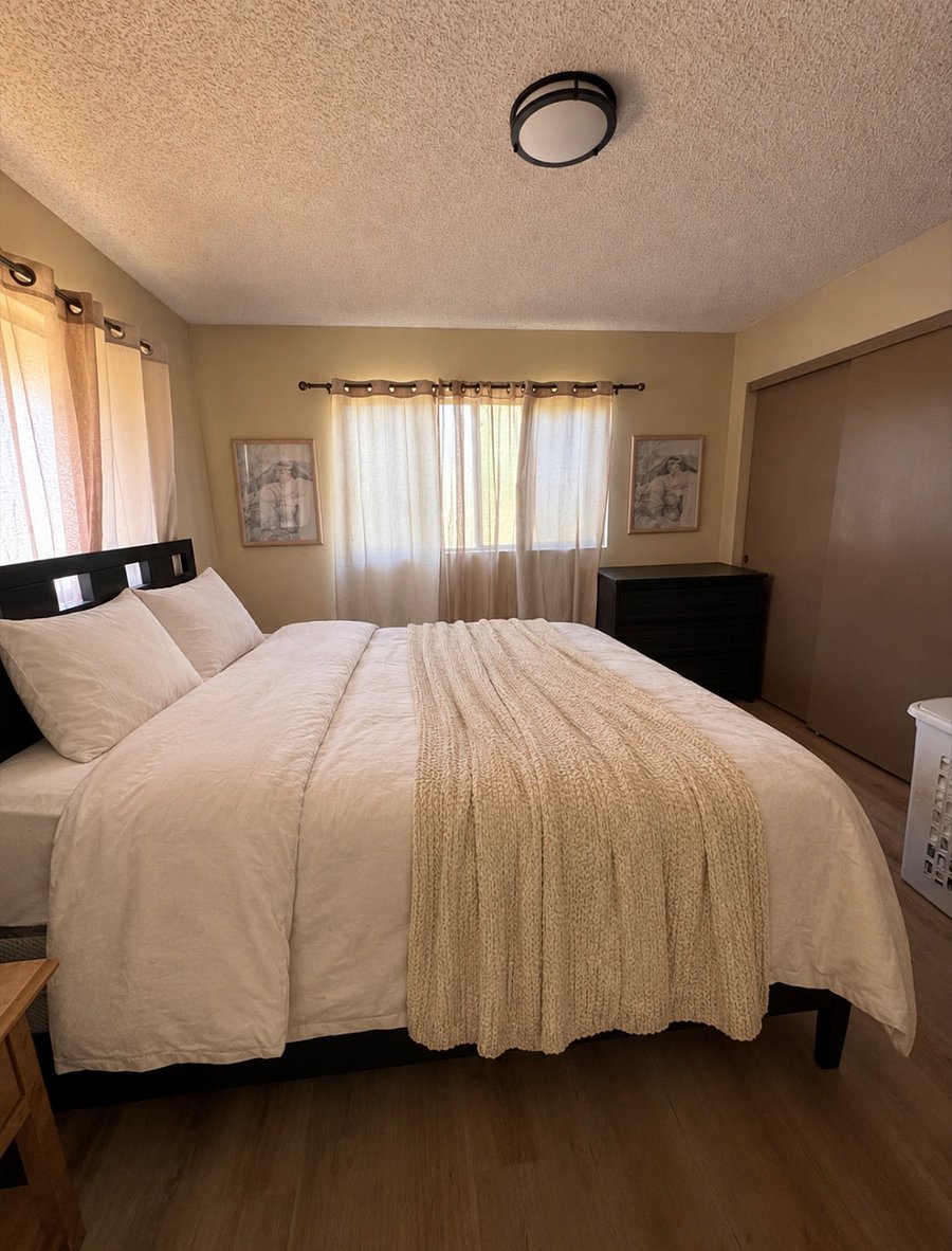 Master Bedroom, King-Size Bed