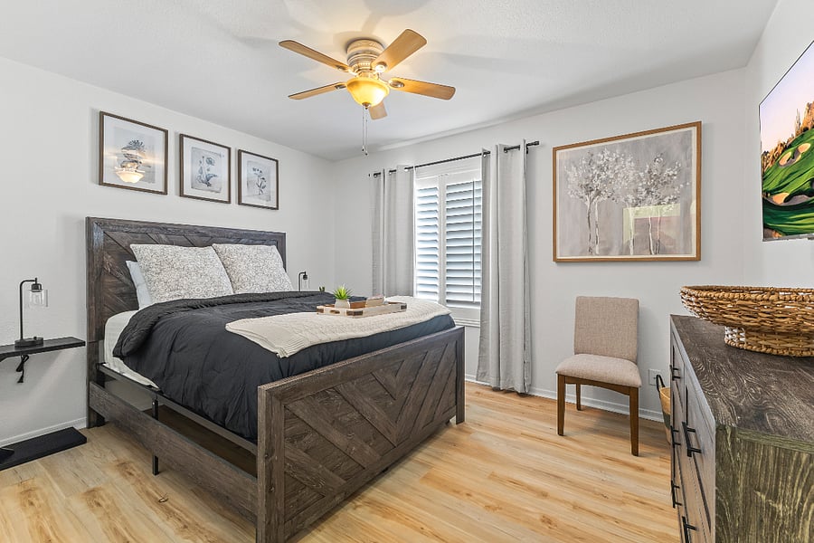 queen bed 