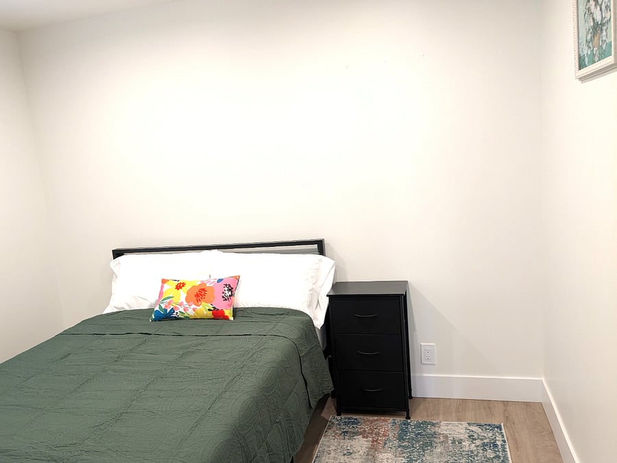 Middle Bedroom