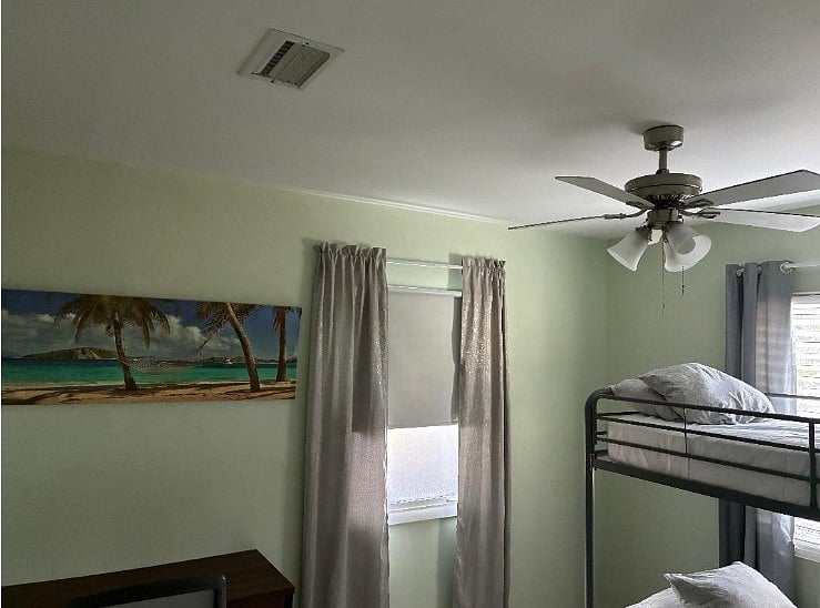 Guest bedroom/office area, bunk beds