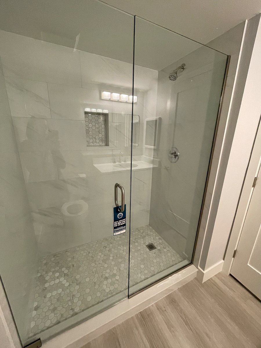 Huge guest shower, all new!