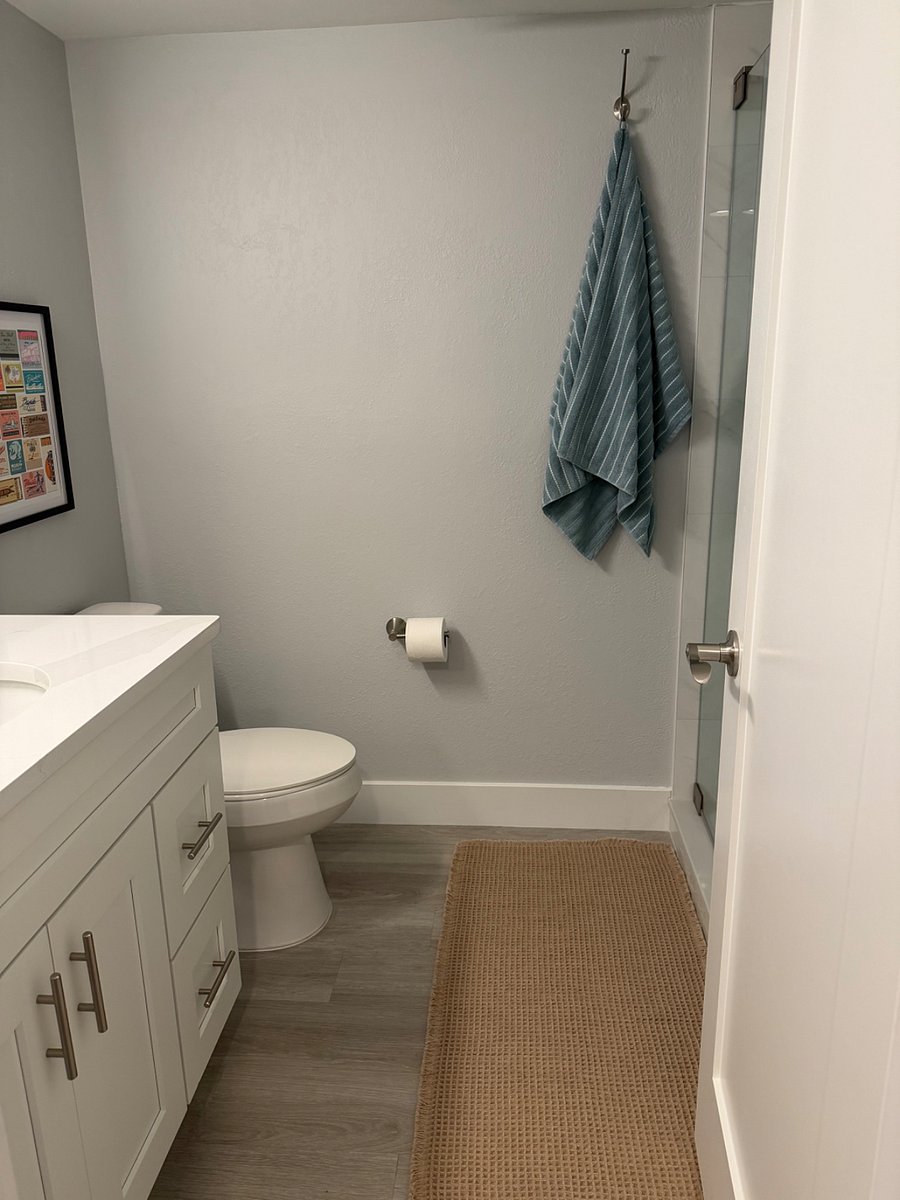 View of the guest bath.