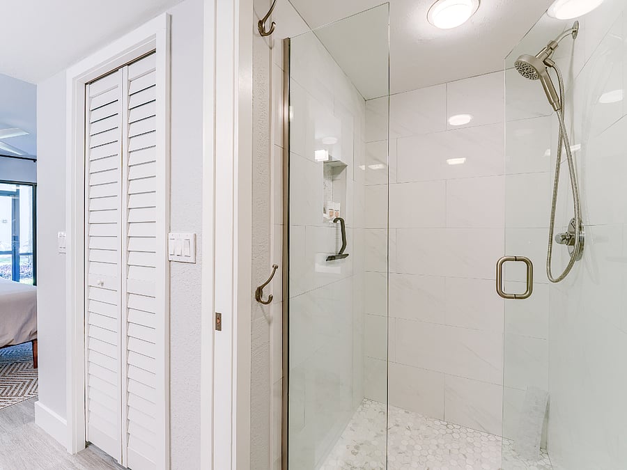 Primary shower