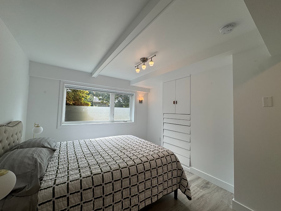 Built-in dresser!