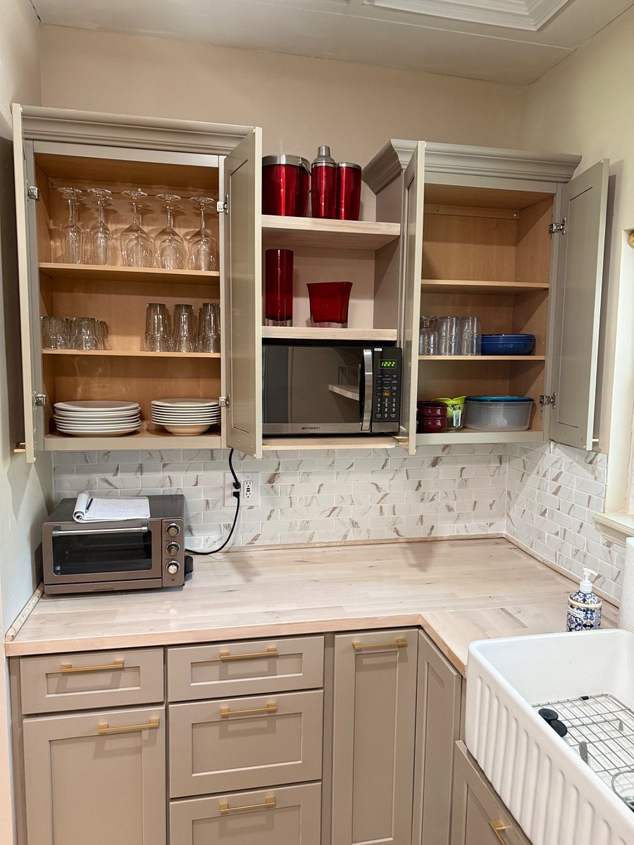 Stocked cabinets glassware, Wine Glasses, plates, bowls for 6.