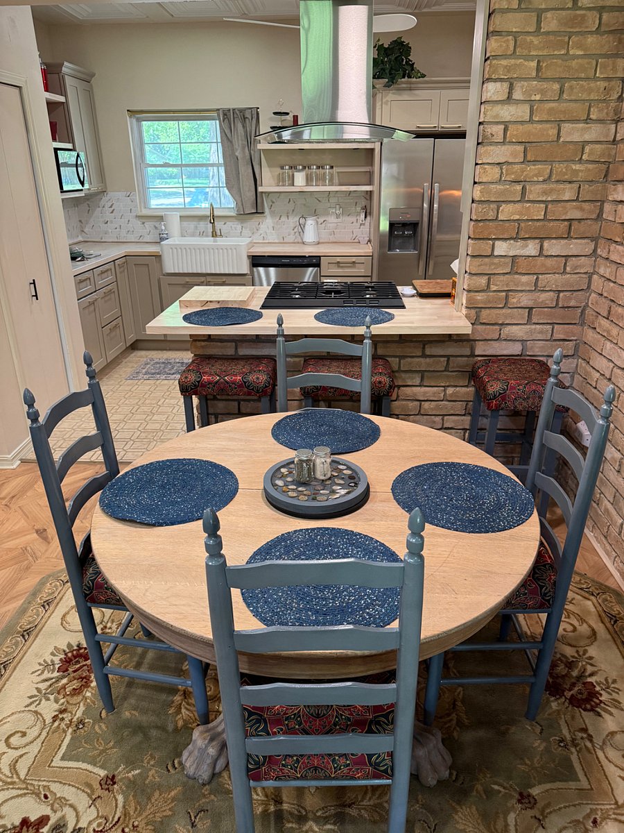 Open Dining Area and Bar island into the Kitchen.