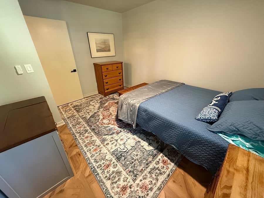 2dn Bedroom, New Queen Bed.