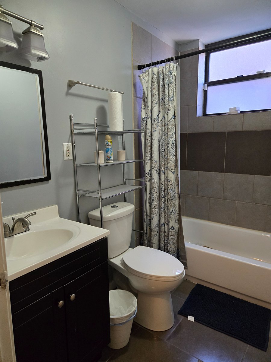 1st fl bathroom