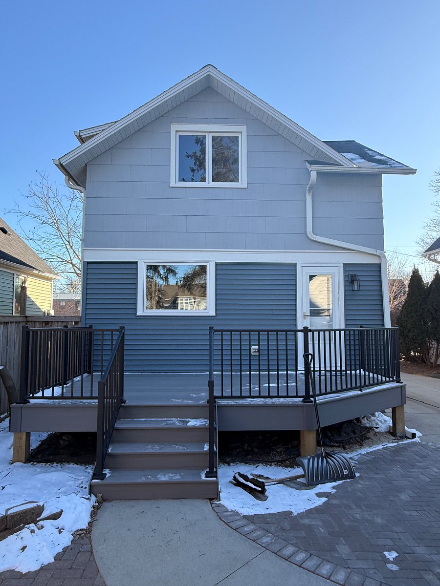 Rear Entry and Deck
