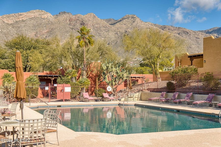 Community pool and hot tub.