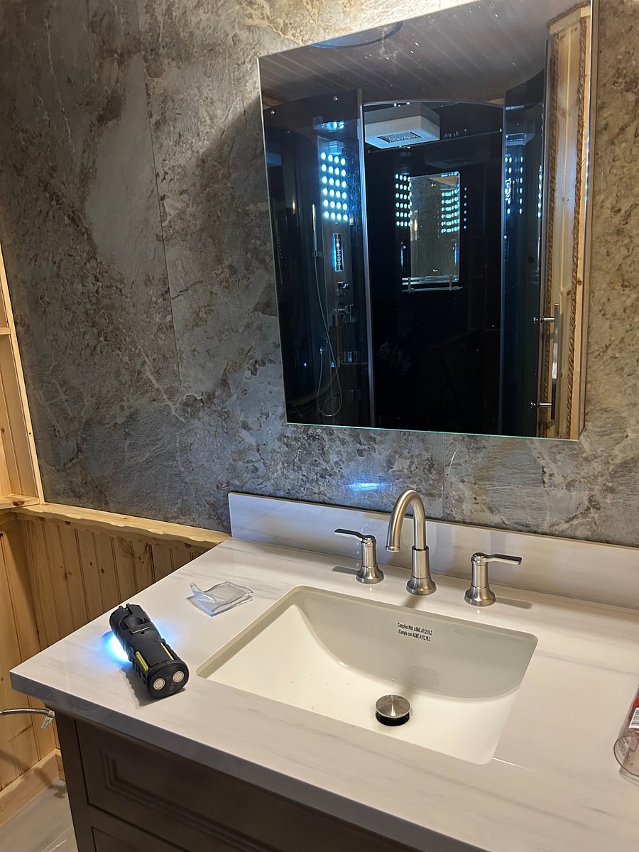 Main Bathroom