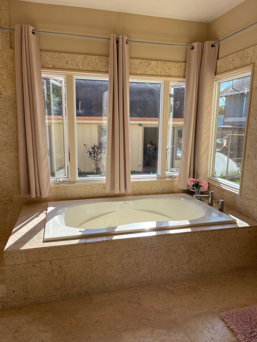 Full shower and deep soaking Jacuzzi tub