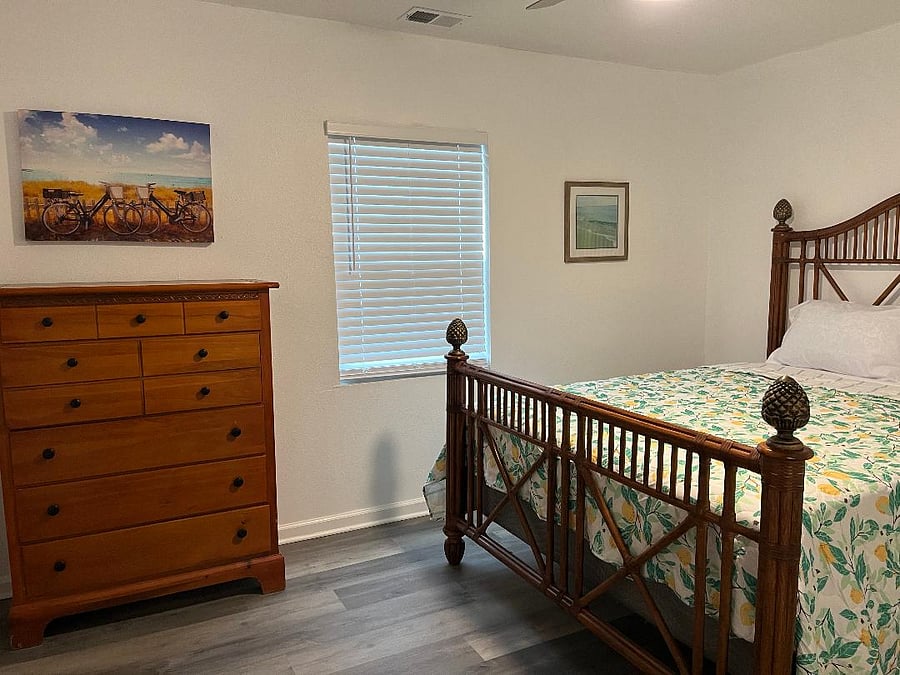 Third bedroom with queen bed