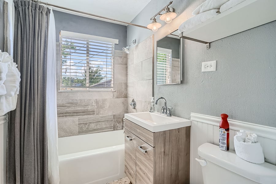 Full bathroom