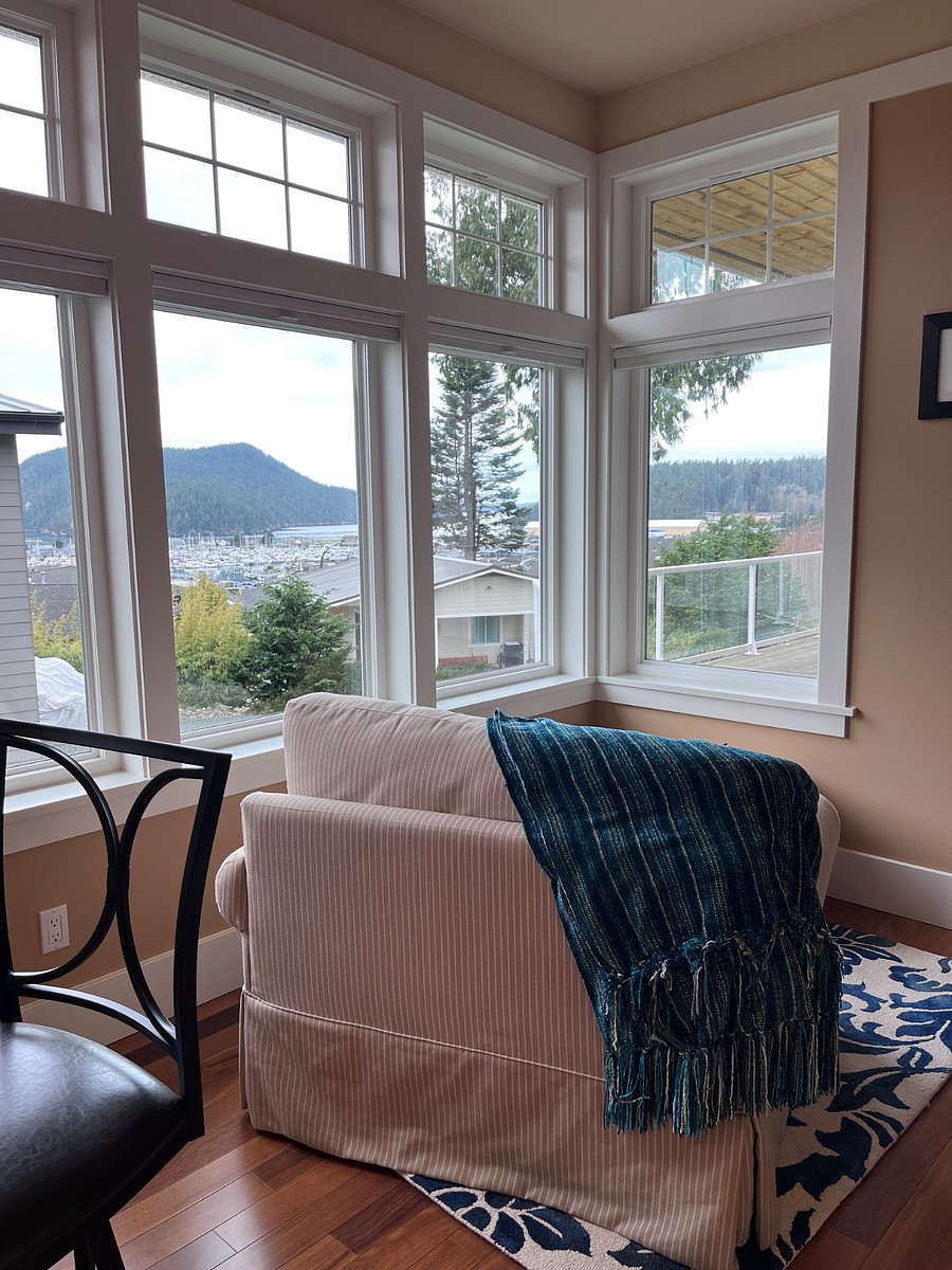 Reading nook next to kitchen, main level