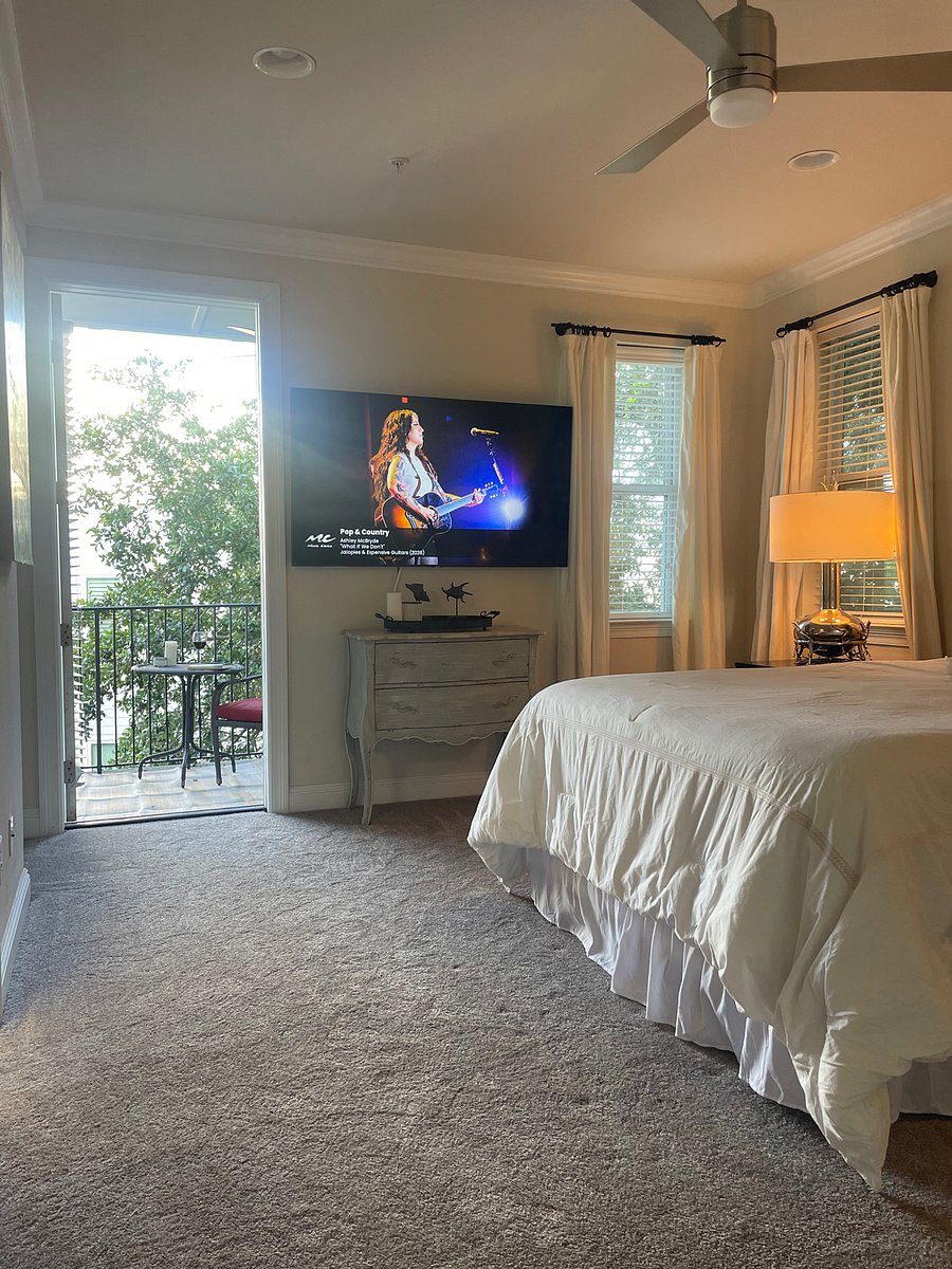 Master Suite balcony