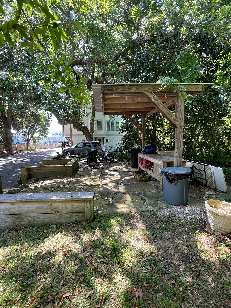 Grilling and fire pit area