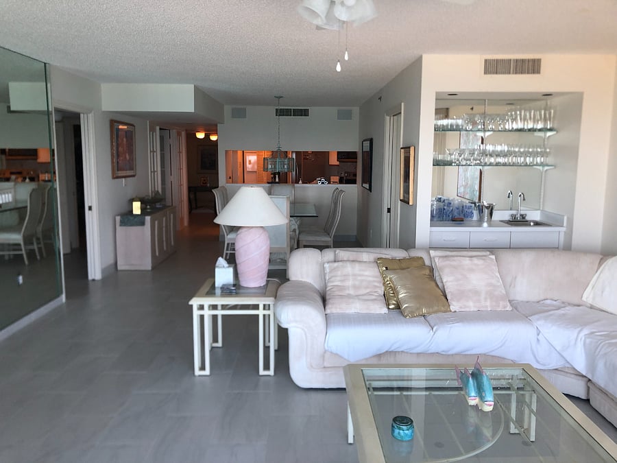 Living/Dining Area
