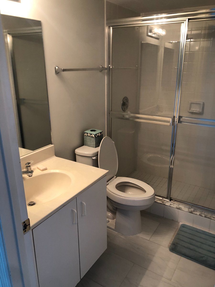 Guest/2nd Bath