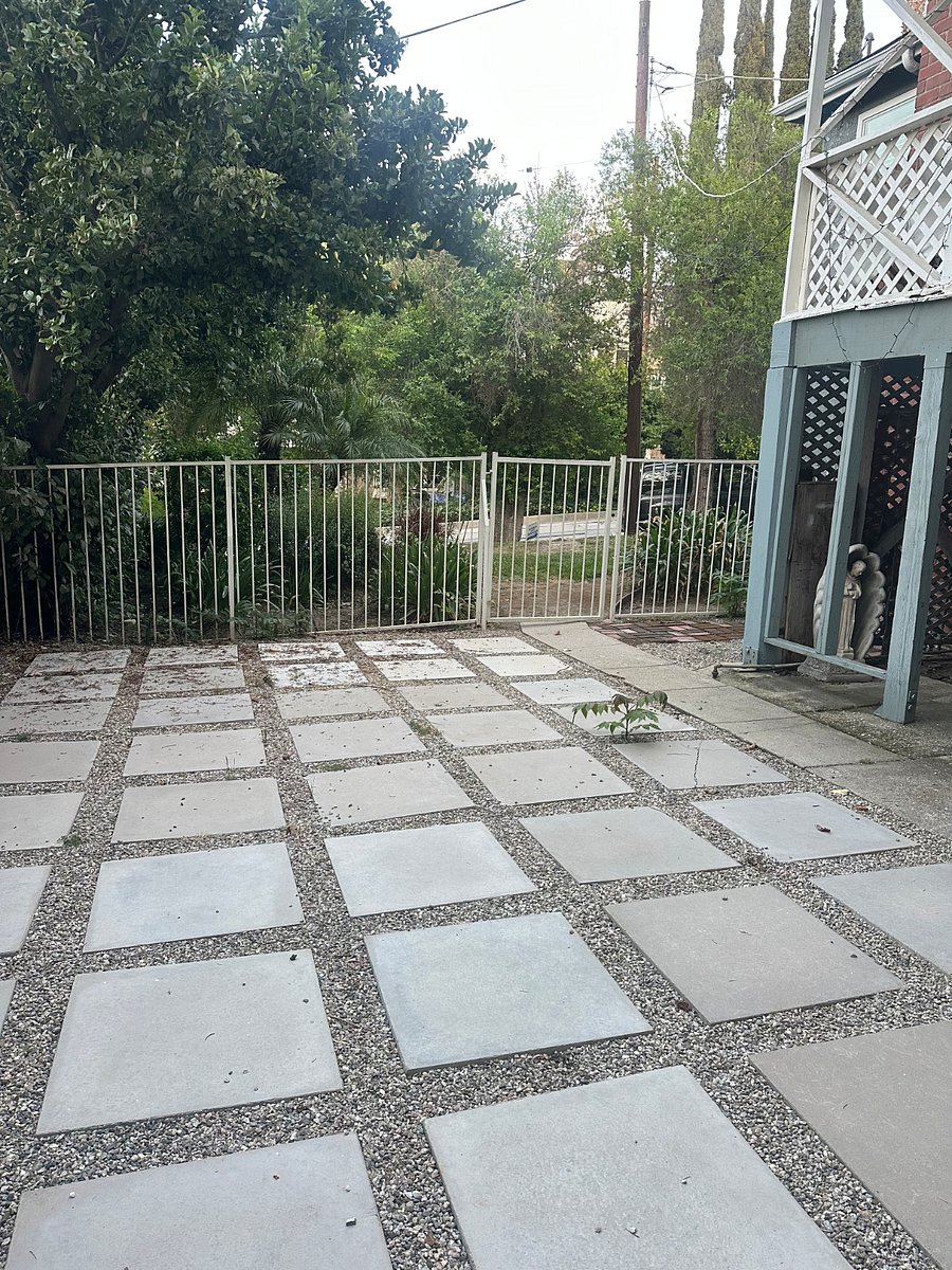 More outdoor space on the right side of house if facing the front