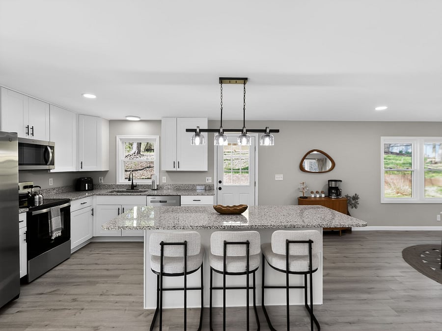 1st level / dishwasher / electric stove / 4 burners 