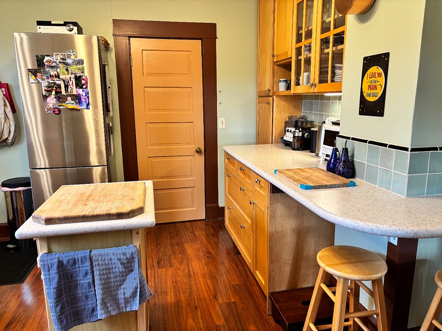 Shared kitchen (downstairs)